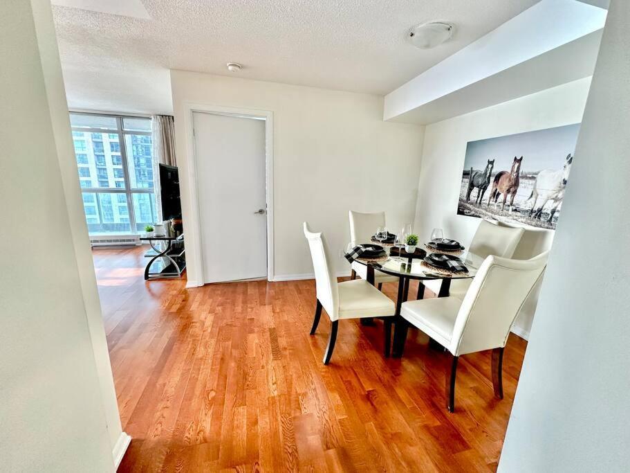 Lake View Apartment W/Parking! Toronto Exterior foto